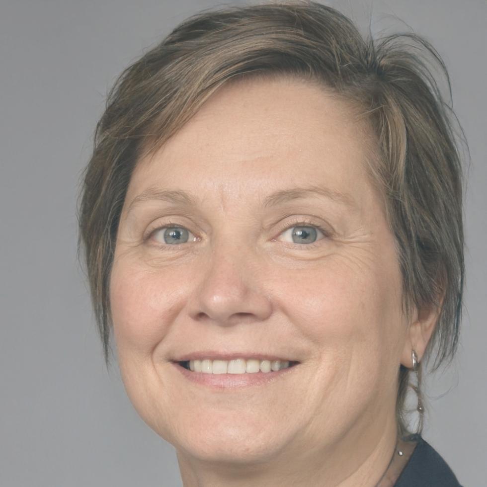 Business intelligence specialist focused on financial data interpretation and strategic planning